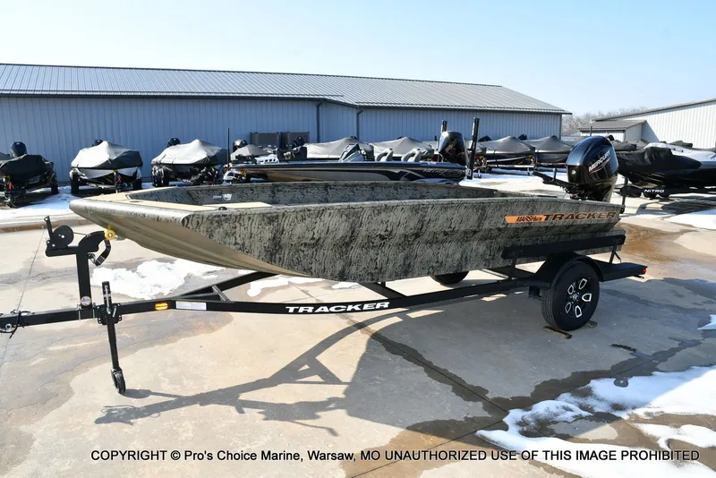 Slide: The Image of Tracker Grizzly 1756 T Marsh w/60HP Tiller 2026 - 30