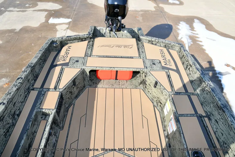 Slide: The Image of Tracker Grizzly 1756 T Marsh w/60HP Tiller 2026 - 49