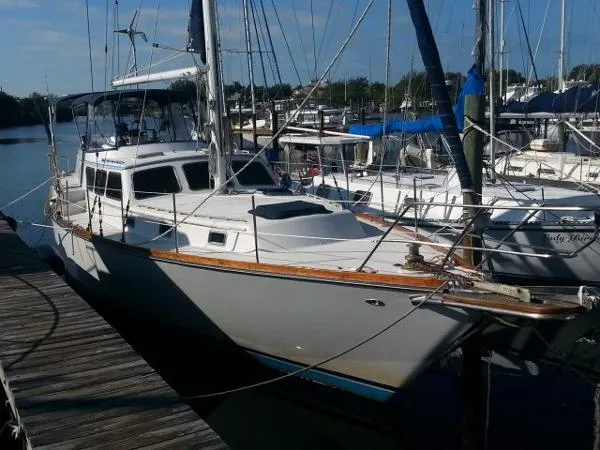 Slide: The Image of Gulfstar 47 Sailmaster 1980 - 0