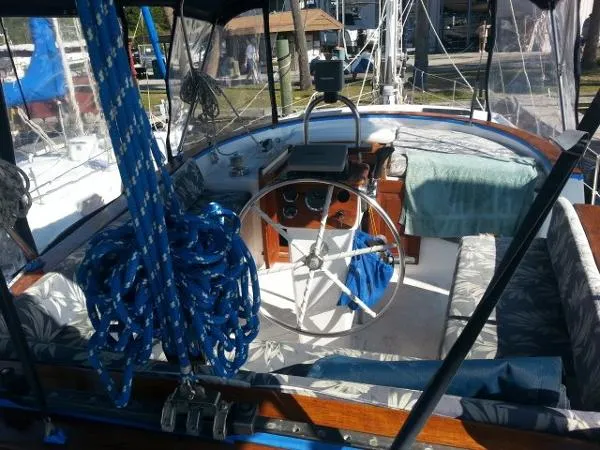 Slide: The Image of Gulfstar 47 Sailmaster 1980 - 5
