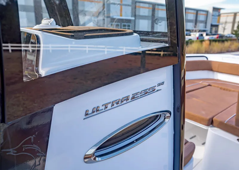 Slide: The Image of Sea Hunt Ultra 255 SE 2026 - 19