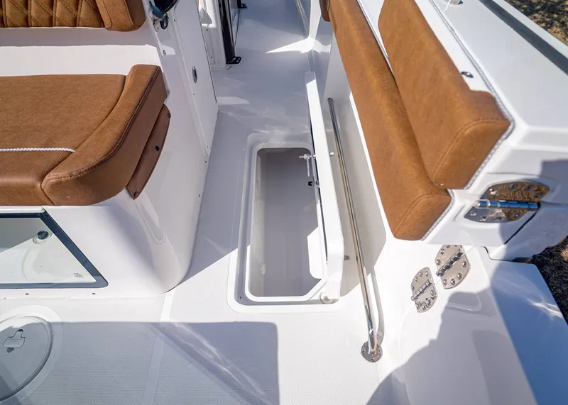 Slide: The Image of Sea Hunt Gamefish 27 Coffin Box 2026 - 12