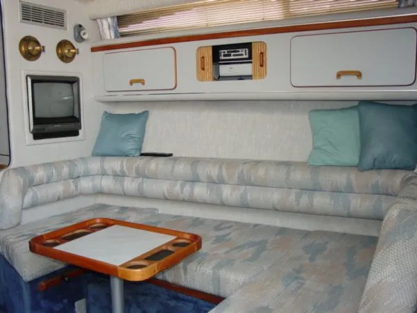 Slide: The Image of Sea Ray 310/330 Sundancer 1991 - 11