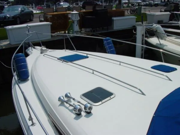 Slide: The Image of Sea Ray 310/330 Sundancer 1991 - 3