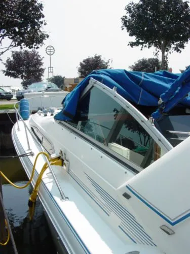 Slide: The Image of Sea Ray 310/330 Sundancer 1991 - 4