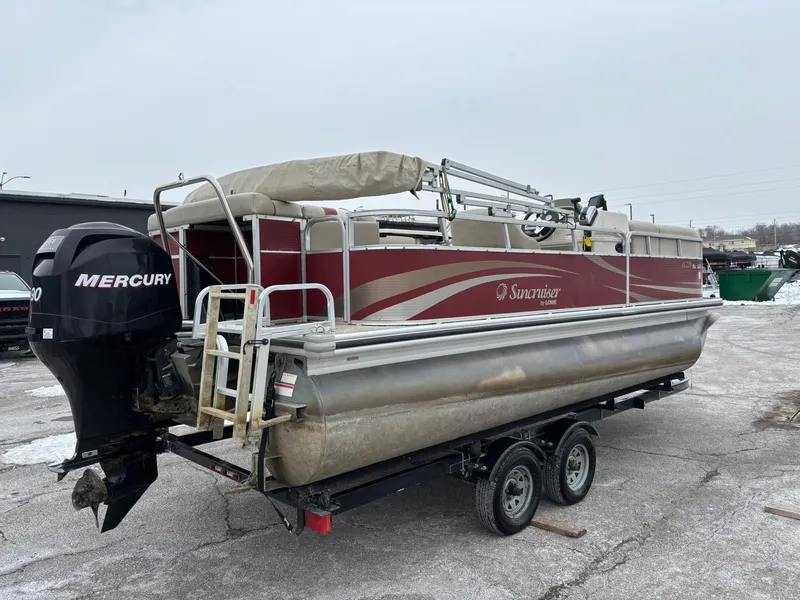 Slide: The Image of Lowe Ss 210 2011 - 20