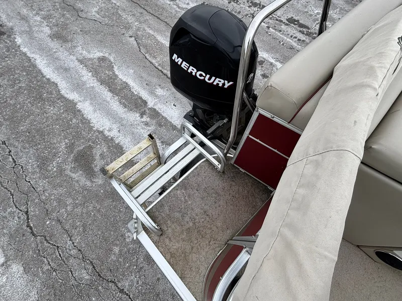 Slide: The Image of Lowe Ss 210 2011 - 3