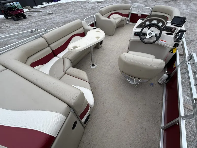 Slide: The Image of Lowe Ss 210 2011 - 4