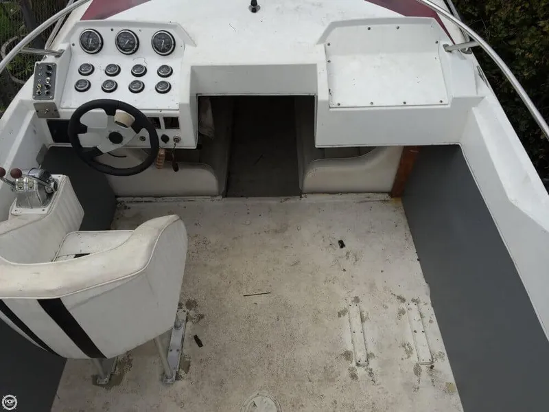 Slide: The Image of Sleekcraft 28 Enforcer 1987 - 9