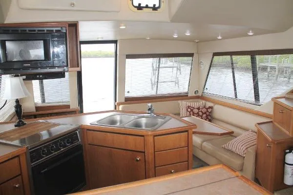 Slide: The Image of Bayliner 3988 MOTOR YACHT 2000 - 5