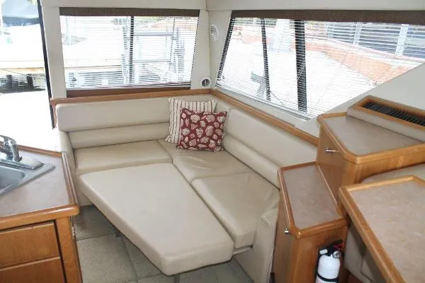 Slide: The Image of Bayliner 3988 MOTOR YACHT 2000 - 8