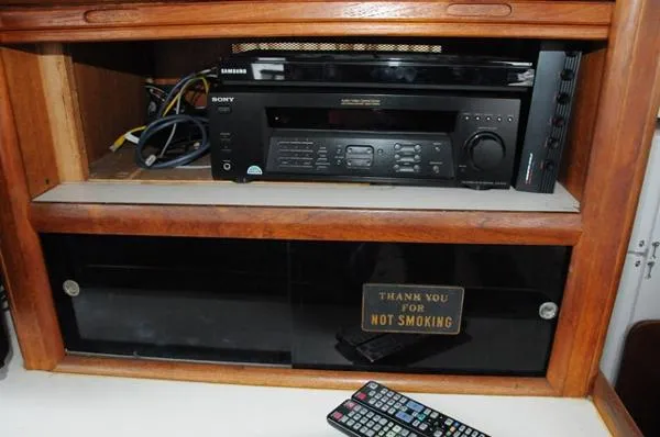 Slide: The Image of Bertram 42 Convertible 1986 - 5