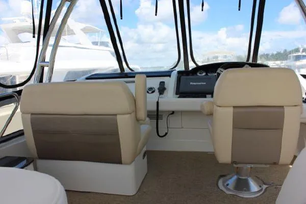 Slide: The Image of Sea Ray 450 Sedan Bridge - Certified Preowned 2012 - 5