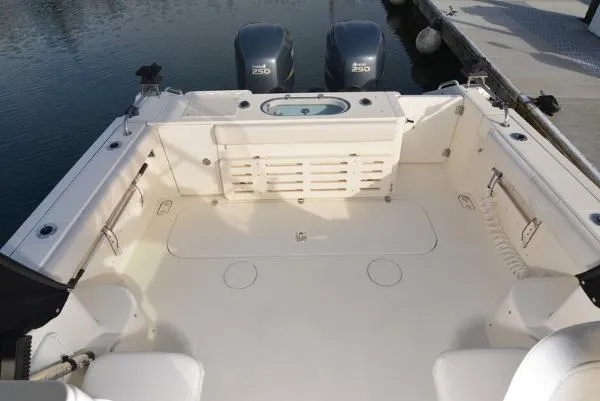 Slide: The Image of Pursuit 3370 Offshore 2005 - 10
