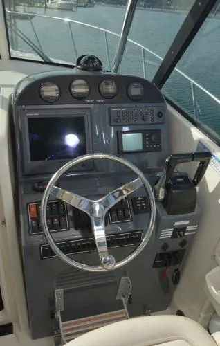 Slide: The Image of Pursuit 3370 Offshore 2005 - 11