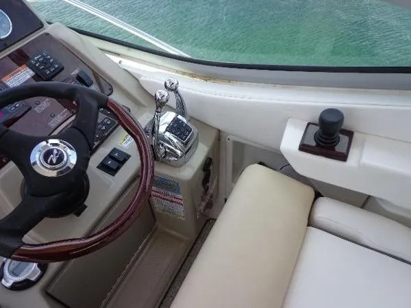 Slide: The Image of Sea Ray 330/310 Sundancer AXIUS 2009 - 11