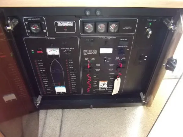 Slide: The Image of Bayliner "3988" Motoryacht 2000 - 2