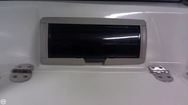 Slide: The Image of Stingray 185LX 2008 - 6