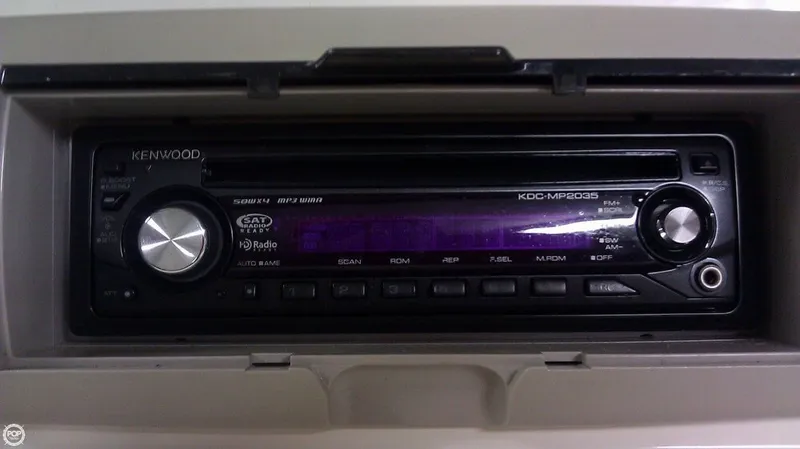 Slide: The Image of Stingray 185LX 2008 - 7