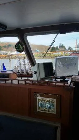 Slide: The Image of Tollycraft Tri-Cabin 40 1979 - 4