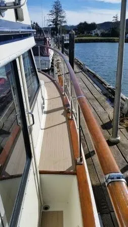 Slide: The Image of Tollycraft Tri-Cabin 40 1979 - 6
