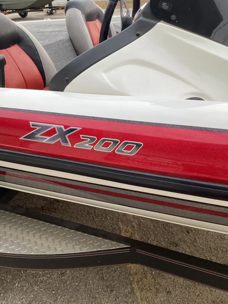 Slide: The Image of Skeeter ZX200 2013 - 11