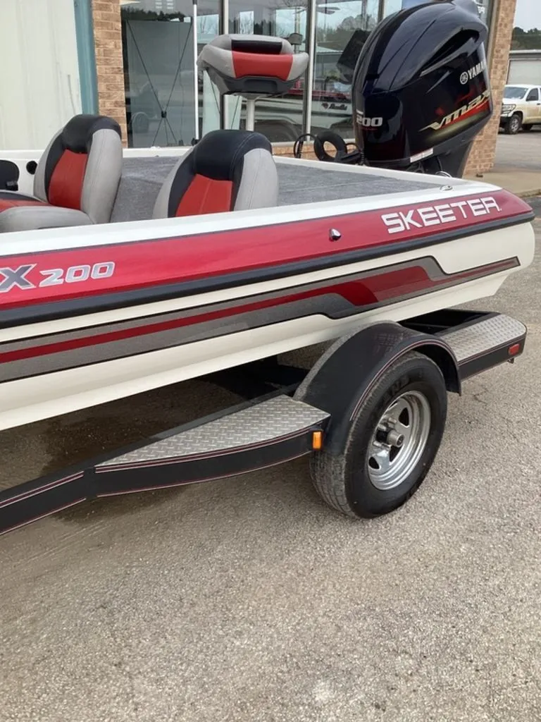 Slide: The Image of Skeeter ZX200 2013 - 17