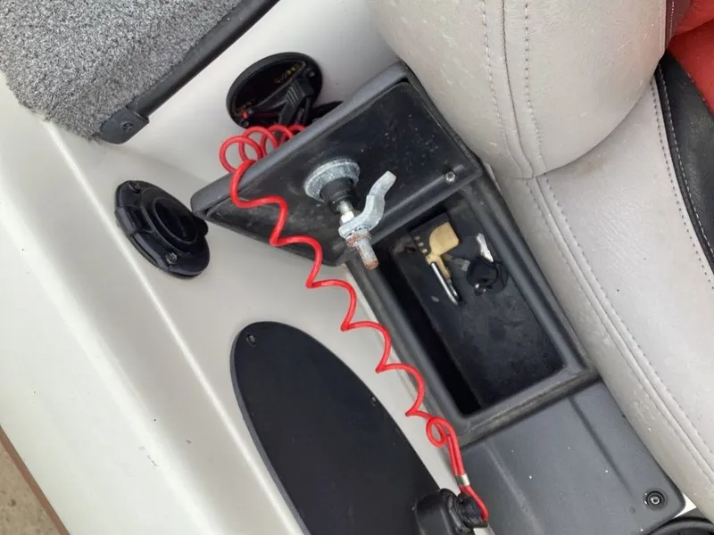 Slide: The Image of Skeeter ZX200 2013 - 25