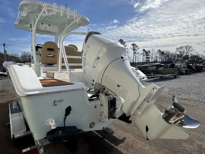 Slide: The Image of Sea Pro 245FLX R 2026 - 10