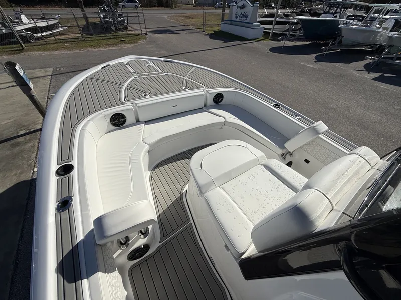 Slide: The Image of Tidewater 2700 Carolina Bay TWIN 300S-ONYX PKG 2026 - 11