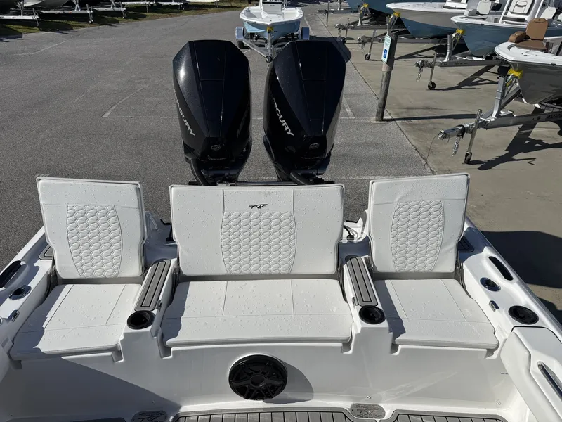 Slide: The Image of Tidewater 2700 Carolina Bay TWIN 300S-ONYX PKG 2026 - 19