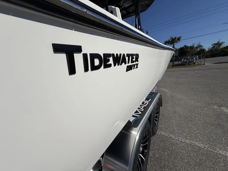 Slide: The Image of Tidewater 2700 Carolina Bay TWIN 300S-ONYX PKG 2026 - 3