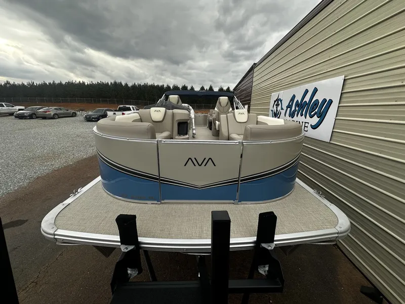 Slide: The Image of Avalon LSZ 23 QUAD LOUNGER-TRITOON 175HP 2026 - 2