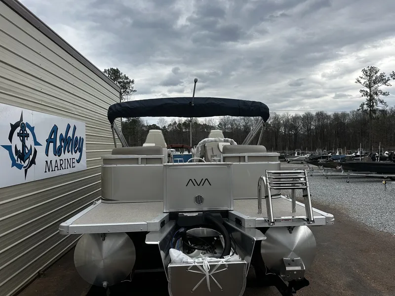 Slide: The Image of Avalon LSZ Quad Lounge - 23' 2026 - 3