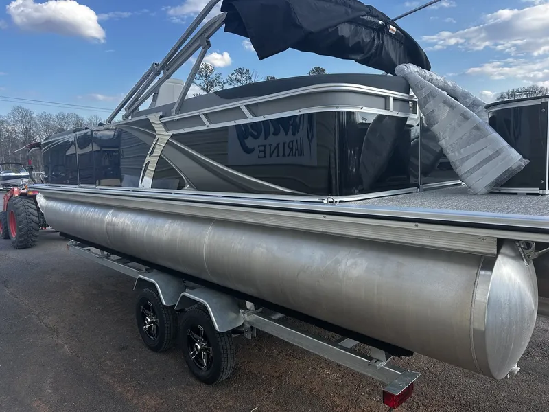 Slide: The Image of Avalon LSZ Quad Lounge - 25' 2026 - 5