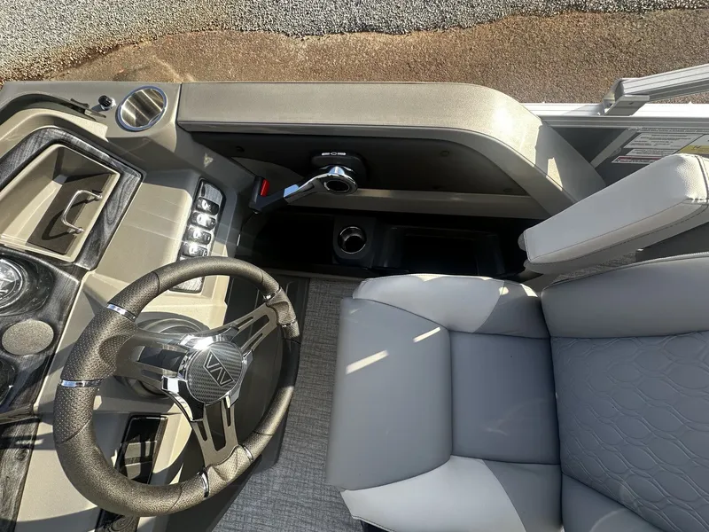 Slide: The Image of Avalon LSZ Quad Lounge - 25' 2026 - 9