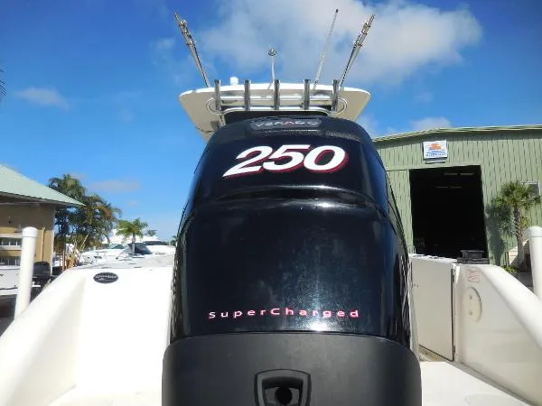 Slide: The Image of Boston Whaler 240 Outrage 2006 - 11