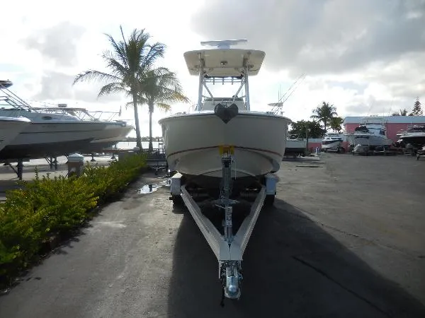 Slide: The Image of Boston Whaler 240 Outrage 2006 - 7