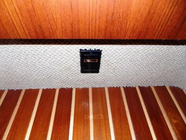 Slide: The Image of Tiara 3800 Open- CAT 1000 Hrs Service Complete 2003 - 8