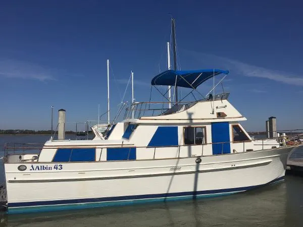 Slide: The Image of Albin Trunk Cabin Trawler 1986 - 0