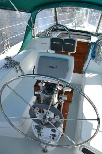 Slide: The Image of Catalina 320 1998 - 7