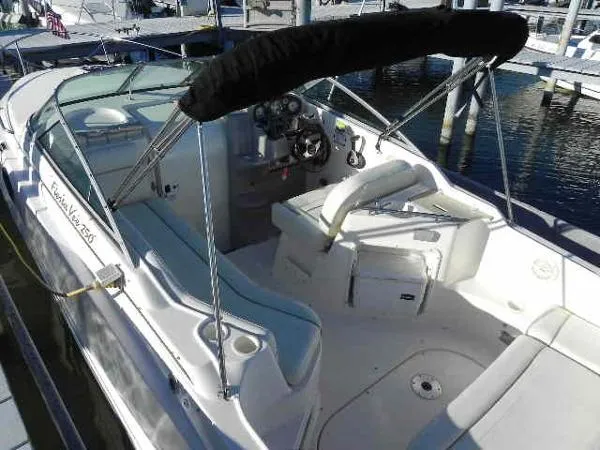 Slide: The Image of Rinker Fiesta Vee 250 2005 - 7