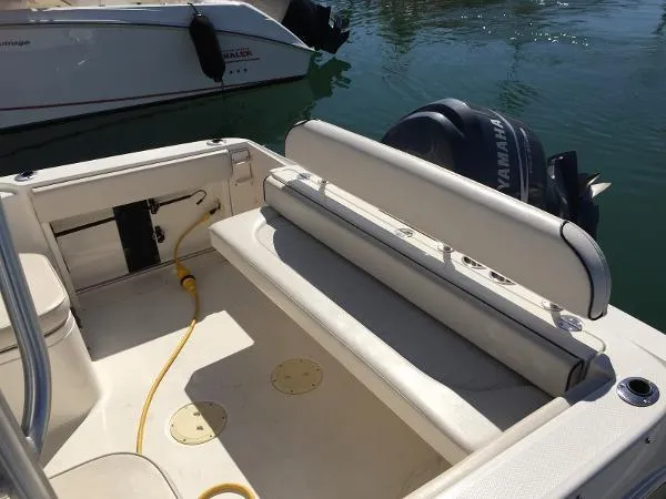 Slide: The Image of Robalo R225 FX Walk Around 2006 - 2