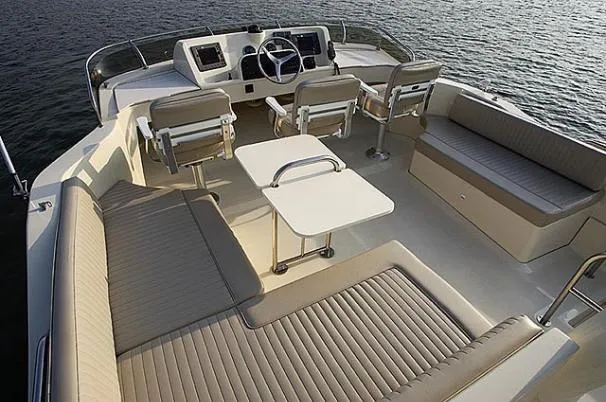 Slide: The Image of Mainship 34 Trawler 2004 - 3