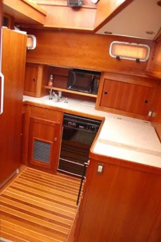 Slide: The Image of Alden 56 Eastbay Downeast Flybridge Motoryacht 1998 - 11