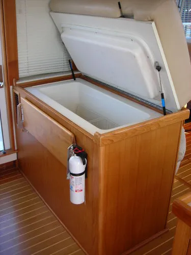 Slide: The Image of Mainship Long Range Trawler 2000 - 5