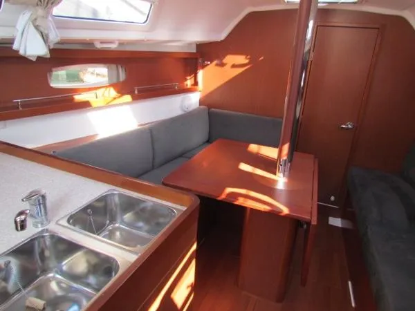 Slide: The Image of Beneteau Oceanis 31 2014 - 5