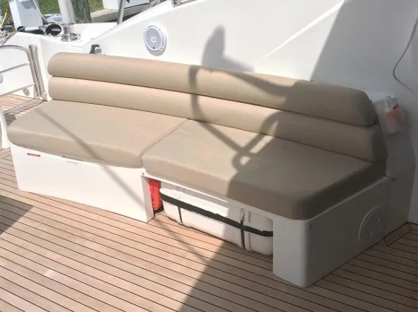 Slide: The Image of Sunseeker Predator 2006 - 9
