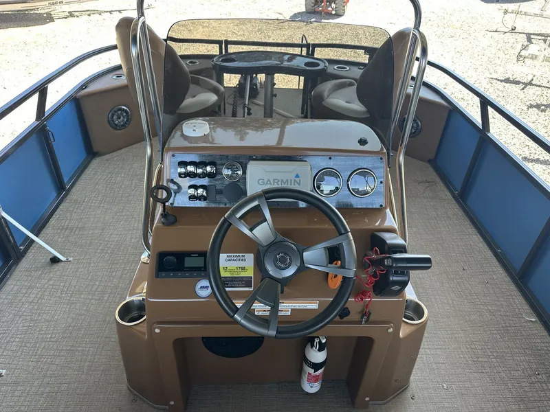 Slide: The Image of Avalon Venture 85 CCF 2385 2024 - 8