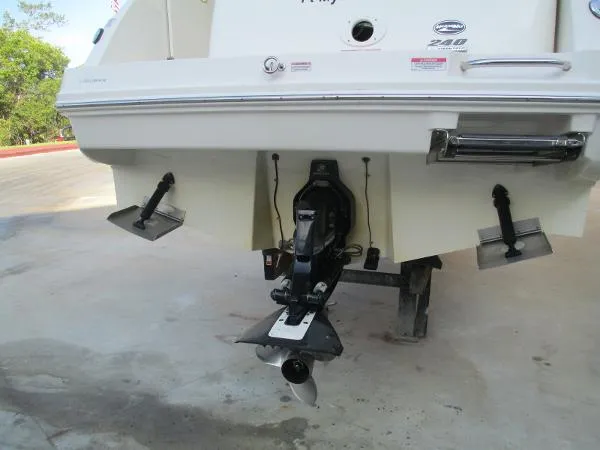 Slide: The Image of Sea Ray 240 Sundancer 2010 - 7